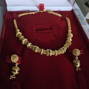 18k gold, 40.3 grams, necklace and earrings